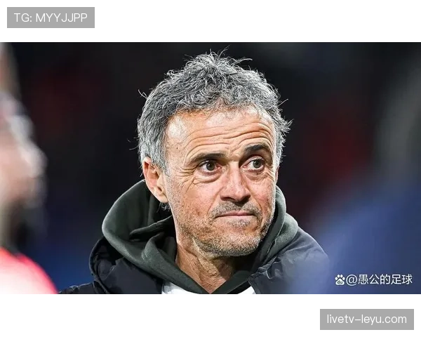 恩里克战术革新持续引领现代足球潮流,业内专家称其影响力日益增强 恩里克战术革新持续引领现代足球潮流,业内专家称其影响力日益增强